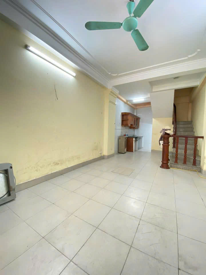 Cho thuê nhà nguyên căn ngõ 165 Giáp Bát, 5 tầng x 38m2, 3 ngủ, 4 WC, 11 Triệu ở sinh viên, gđ... - Ảnh chính
